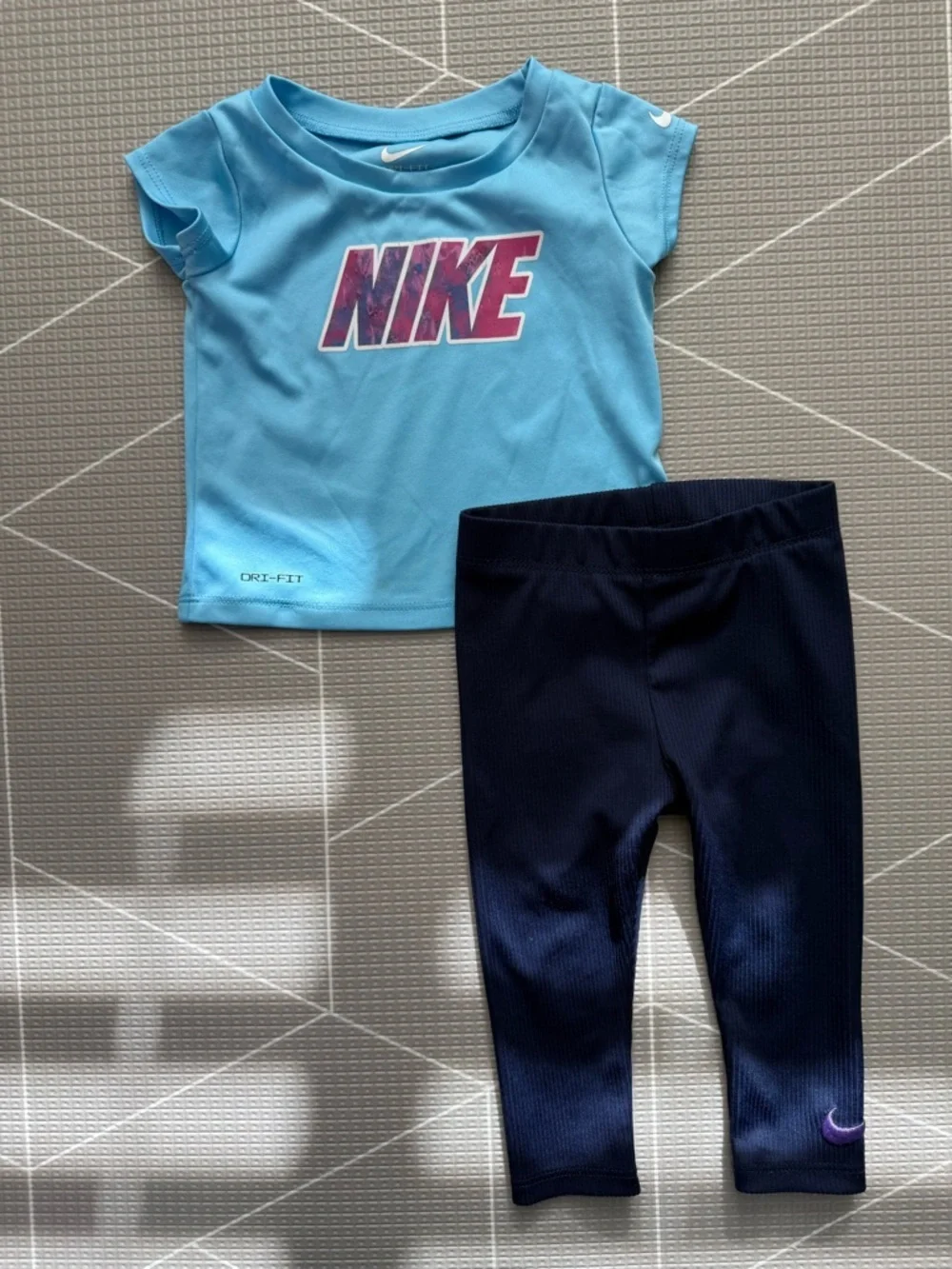 Nike|Baby Girl matching set,Blue Logo Tee & Navy ribbed  Leggings•••size 12M